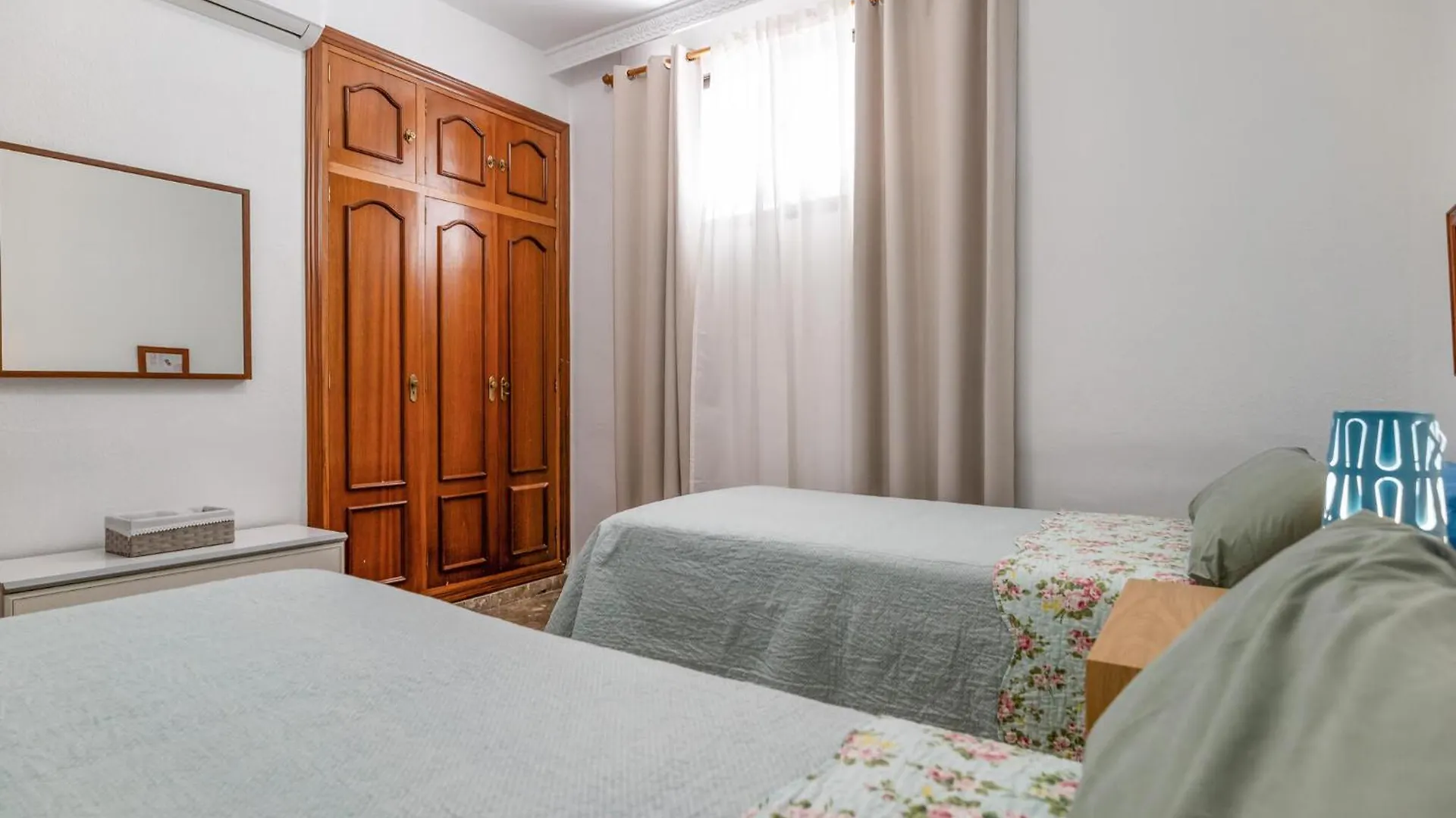 Cozy Apartment In Malaga With Kitchen Torremolinos