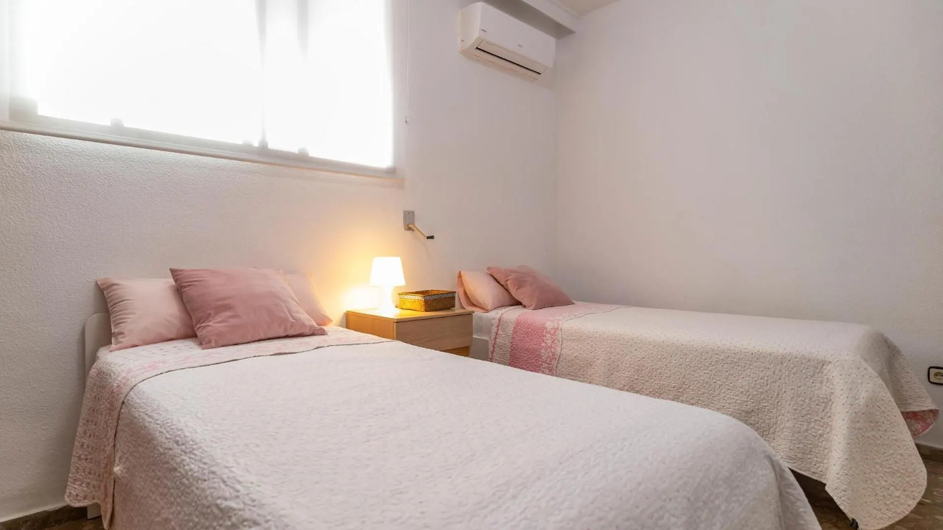 Cozy Apartment In Malaga With Kitchen Torremolinos