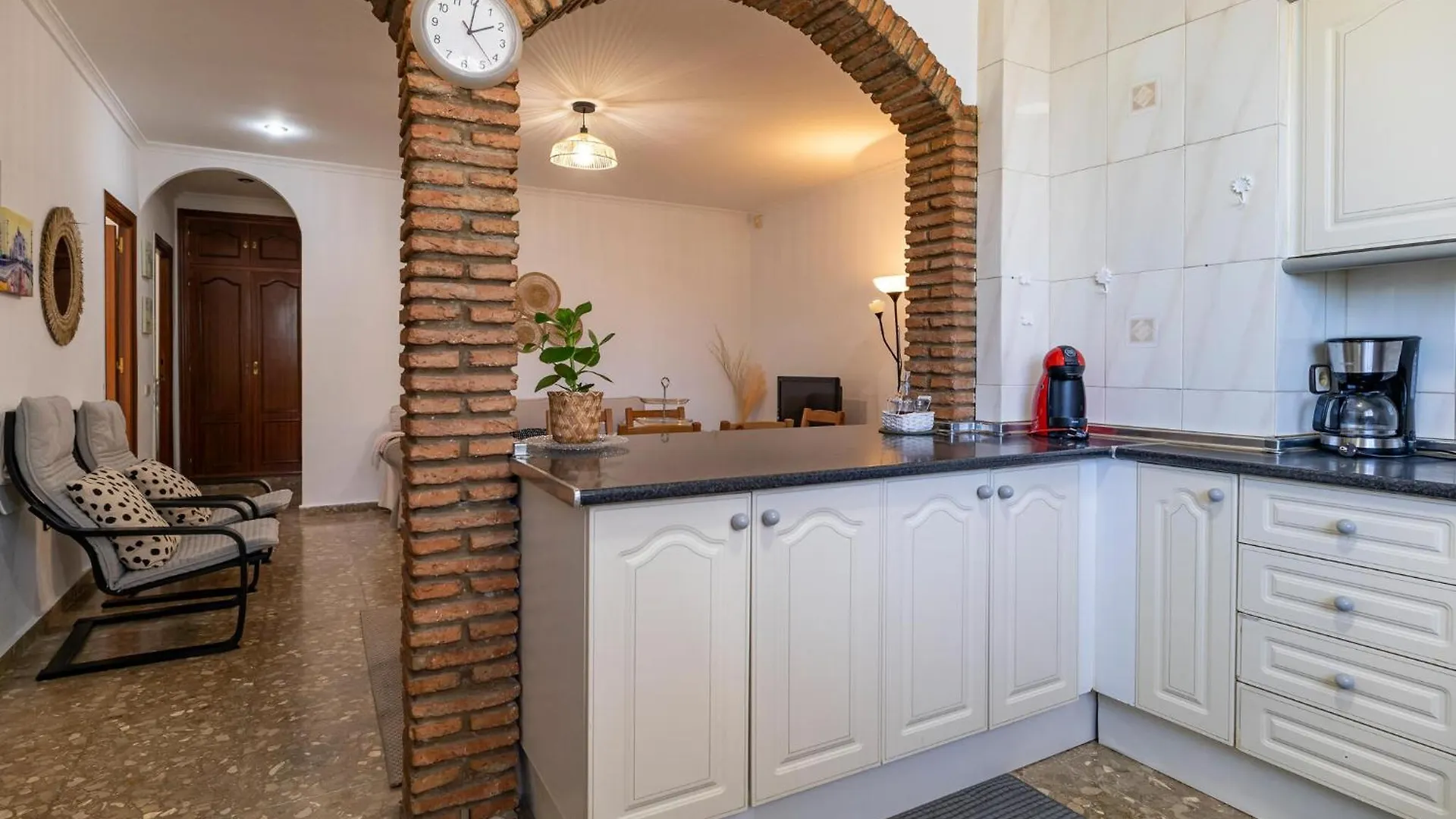 Cozy Apartment In Malaga With Kitchen Torremolinos